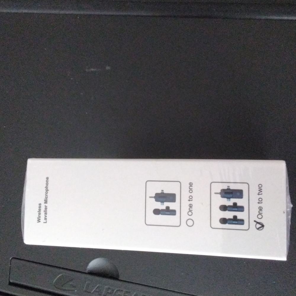 Wireless microphone - Picture 2 of 3